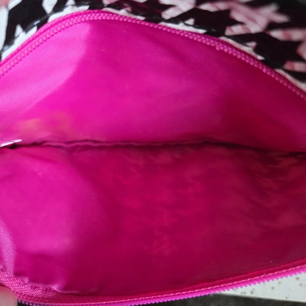 Ipsy Black and White Houndstooth Print Pouch with Pink Zipper